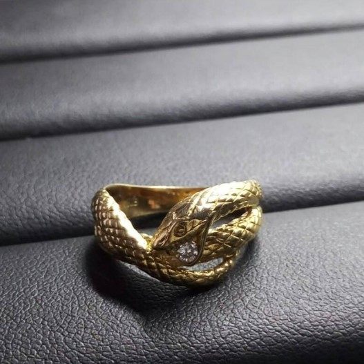 日本二手回流奢侈品珠宝18k黄金中国小龙蛇单颗天然钻石戒指12.5#在类目 珠宝/钻石/翡翠/黄金, K金首饰, 手饰中 - 来自Buy2taobao.com提供专业的淘宝代购服务