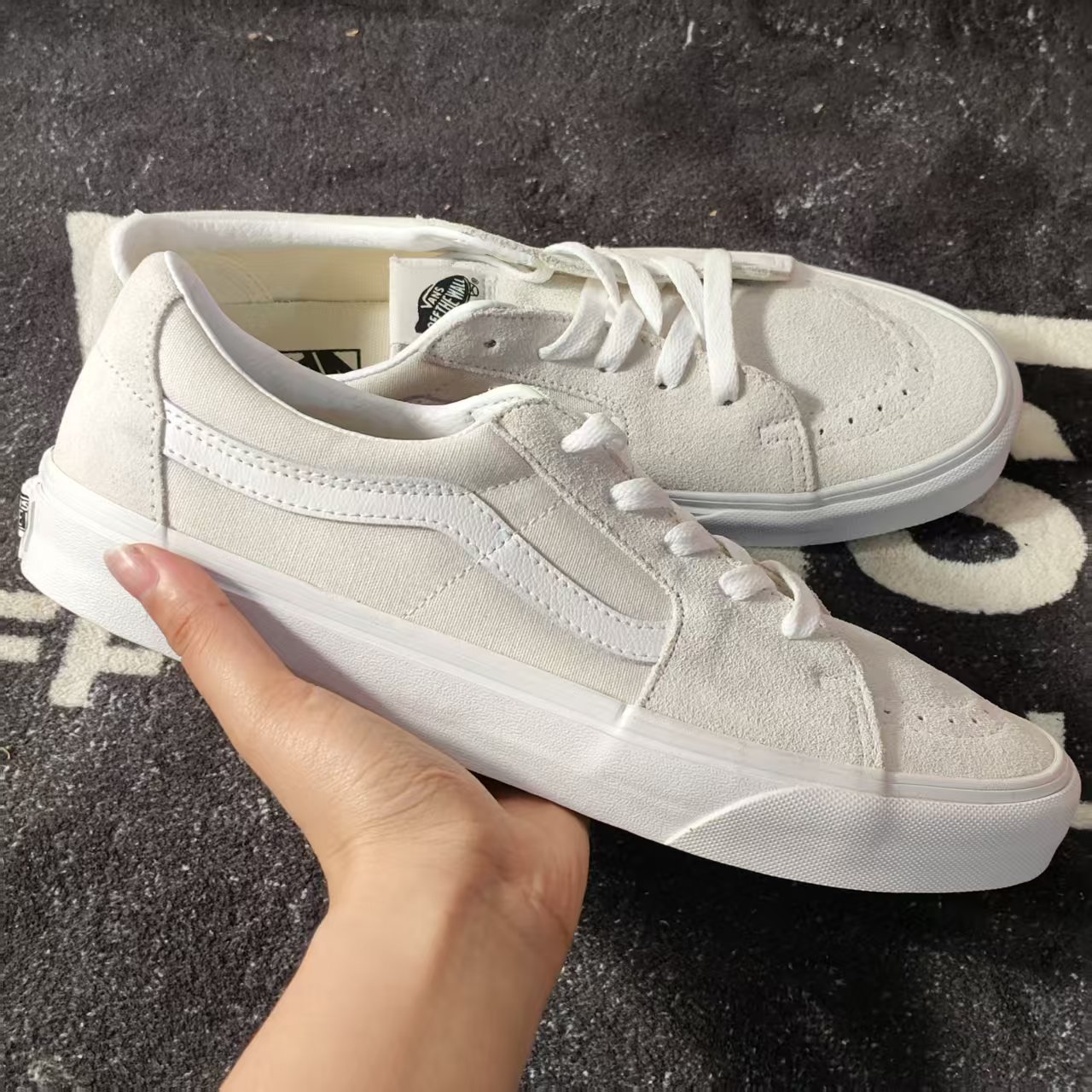 断码特价米白麂皮Vans Oldskool低帮板鞋纯白简约百搭VN0009QRBUH