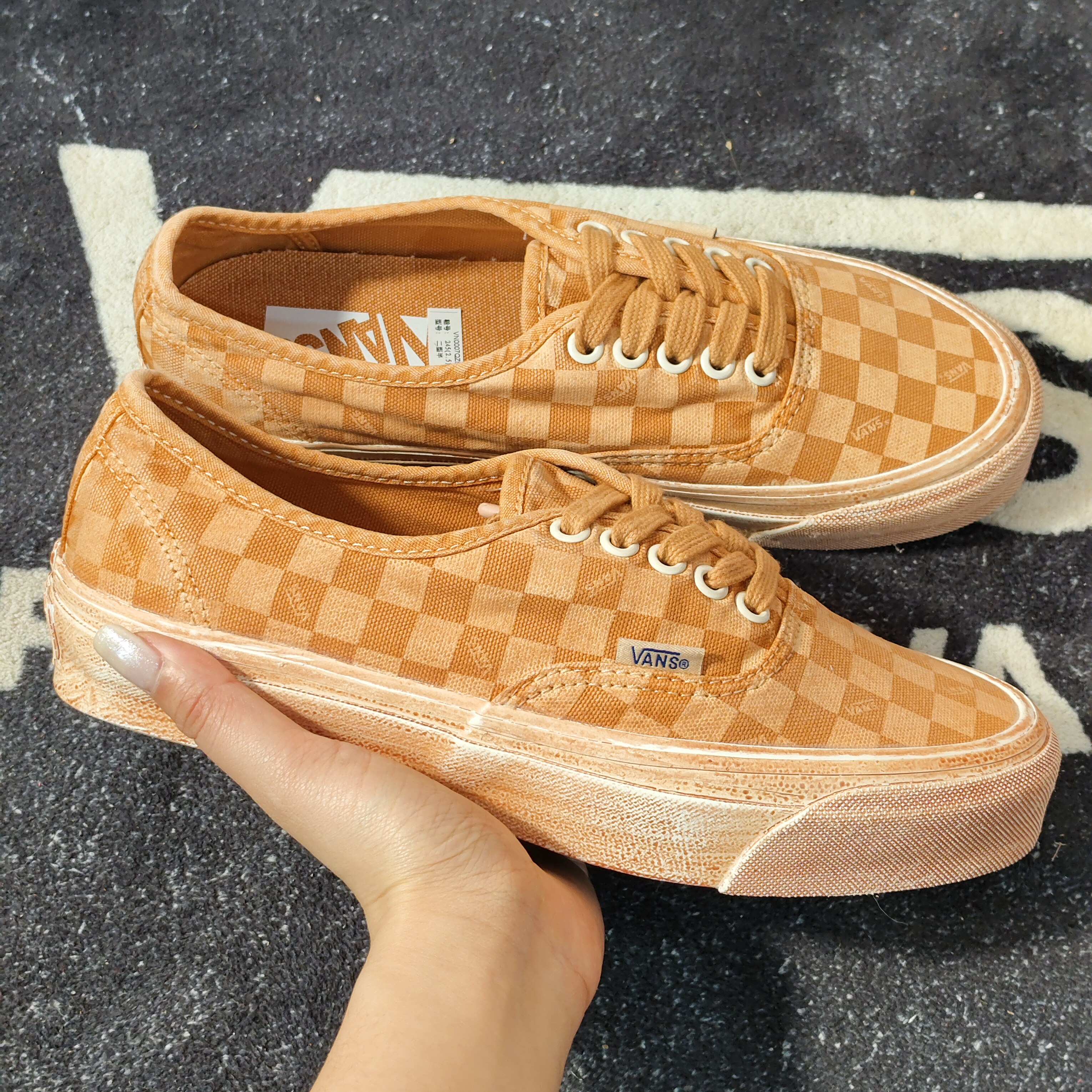 Vans Authentic橙黄水洗棋盘格低帮板鞋 VN0007QZ52K