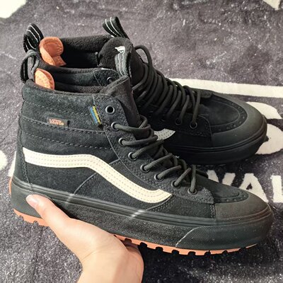 断码特价黑麂皮橙底加绒Vans Sk8-Hi MTE户外防水高帮VN000CVTBLK