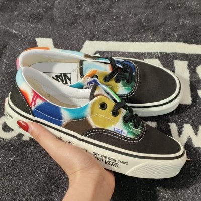 Vans Authentic安纳海姆彩色喷绘低帮帆布鞋 VN0A2RR19MJ