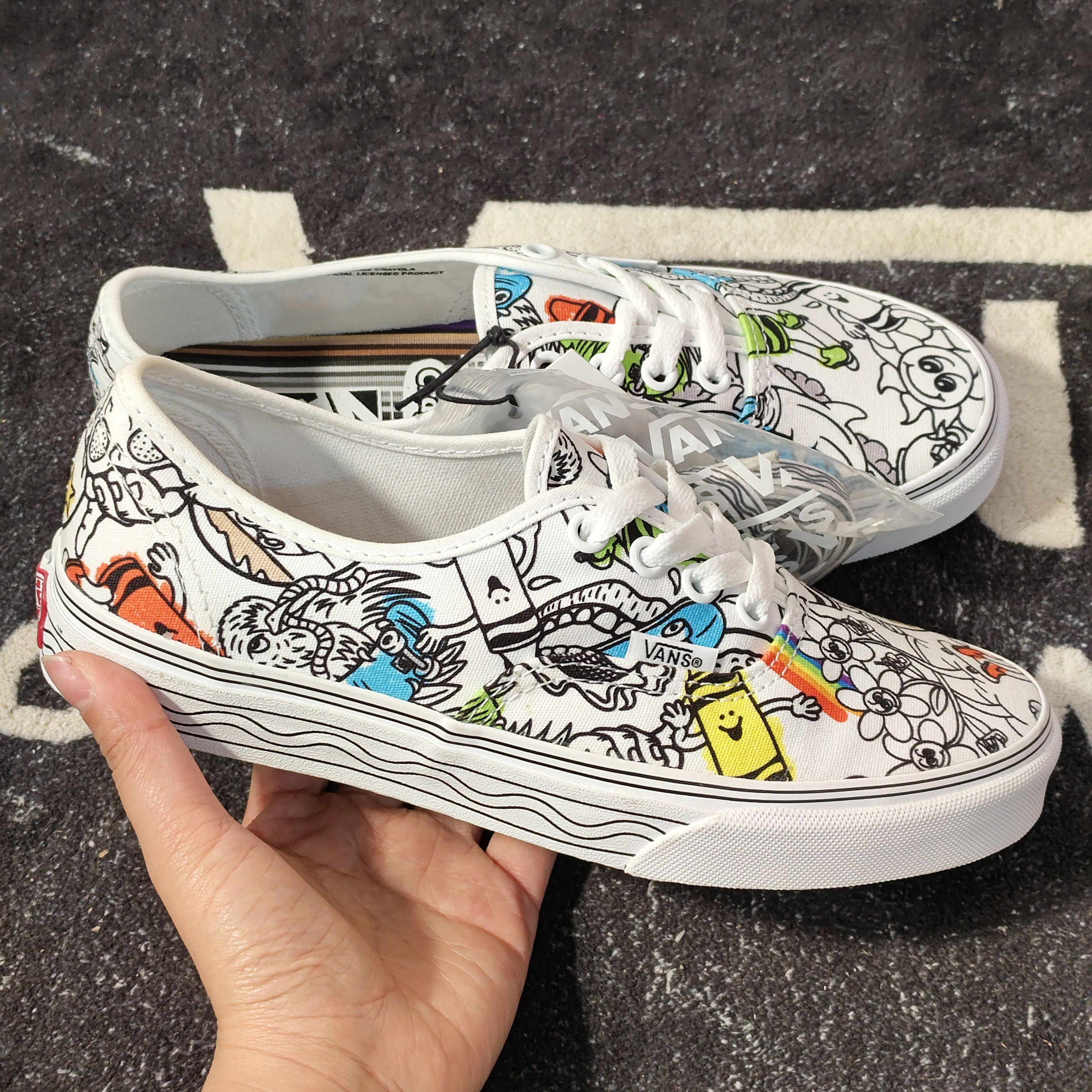 Vans Authentic卡通涂鸦印花低帮休闲板鞋VN0A5KRDARE