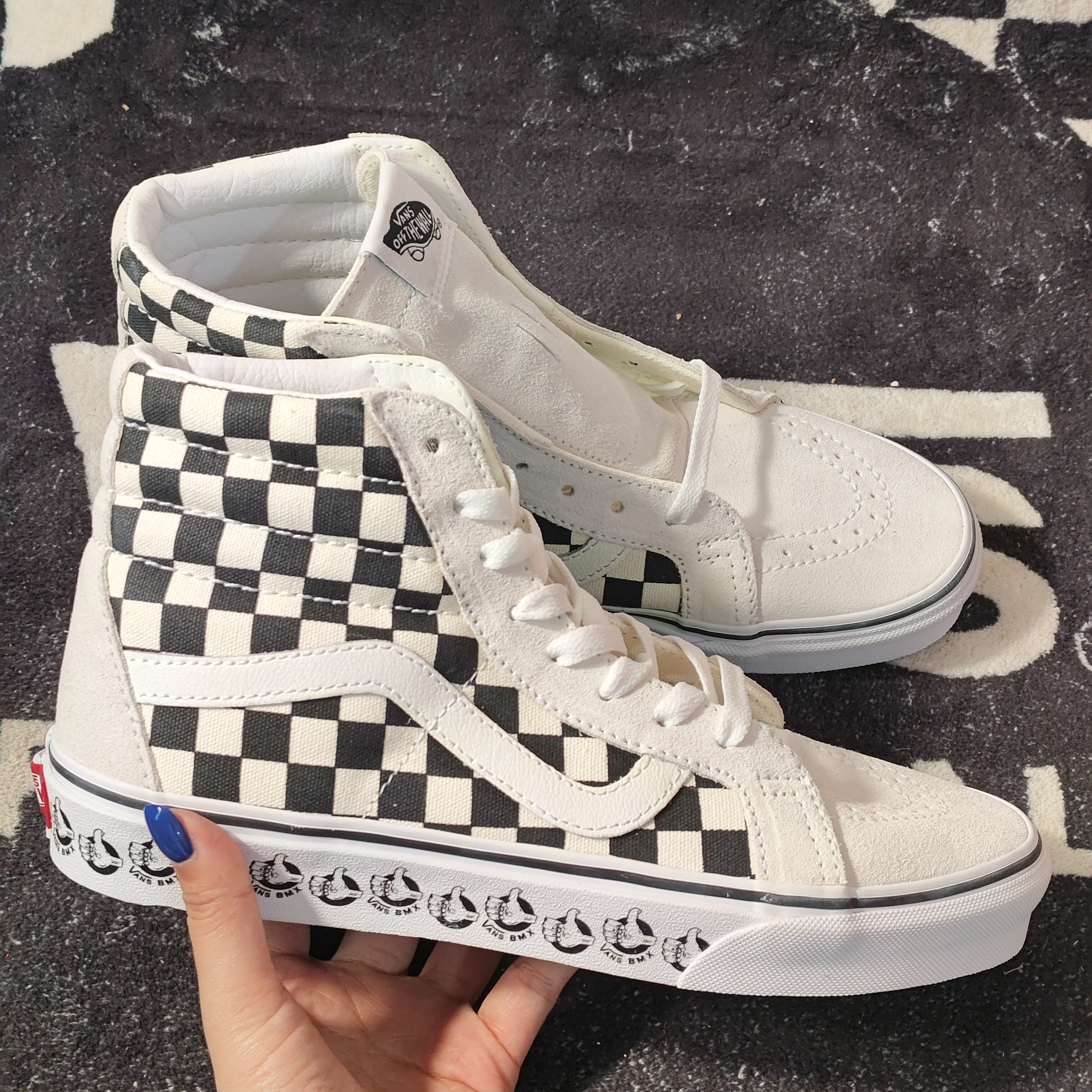 .Vans Sk8-Hi 黑白棋盘格高帮休闲板鞋男女同款VN0A4BV8V3H