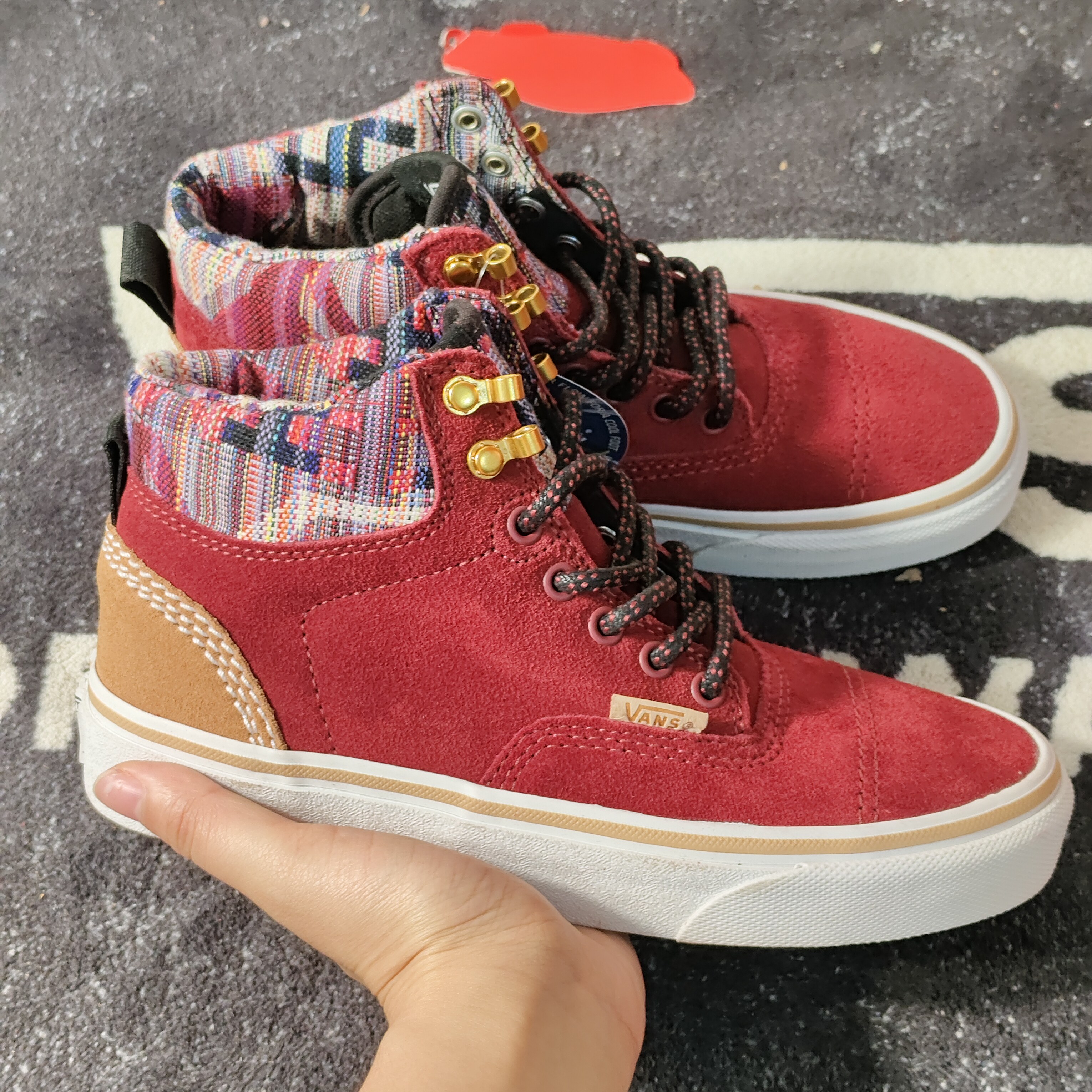 Vans红色麂皮拼棕边民族风内衬高帮加绒保暖休闲鞋VN000UC7DZ6