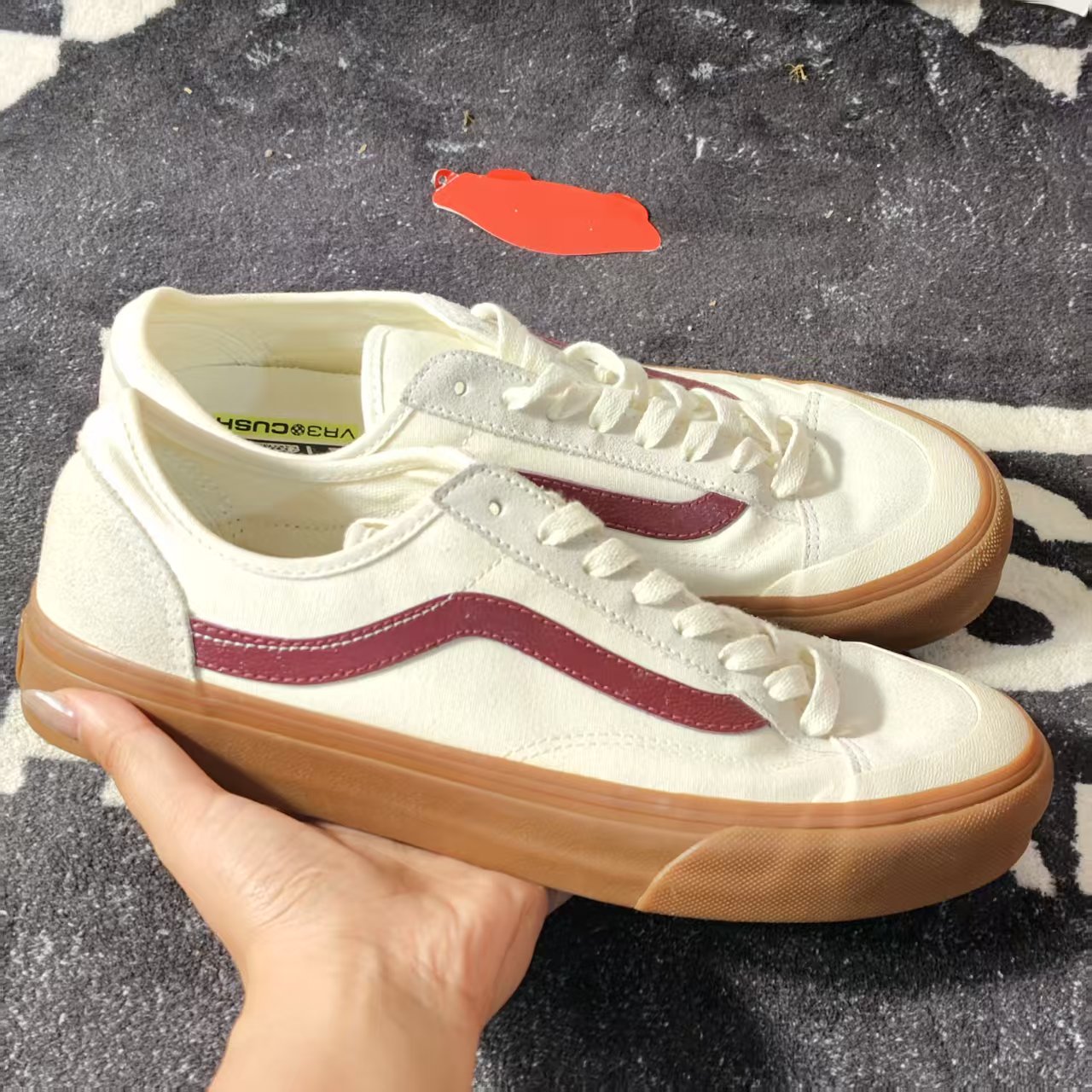 Vans OldSkool米白酒红生胶底复古低帮情侣休闲滑板鞋VN0A4BX9QJK