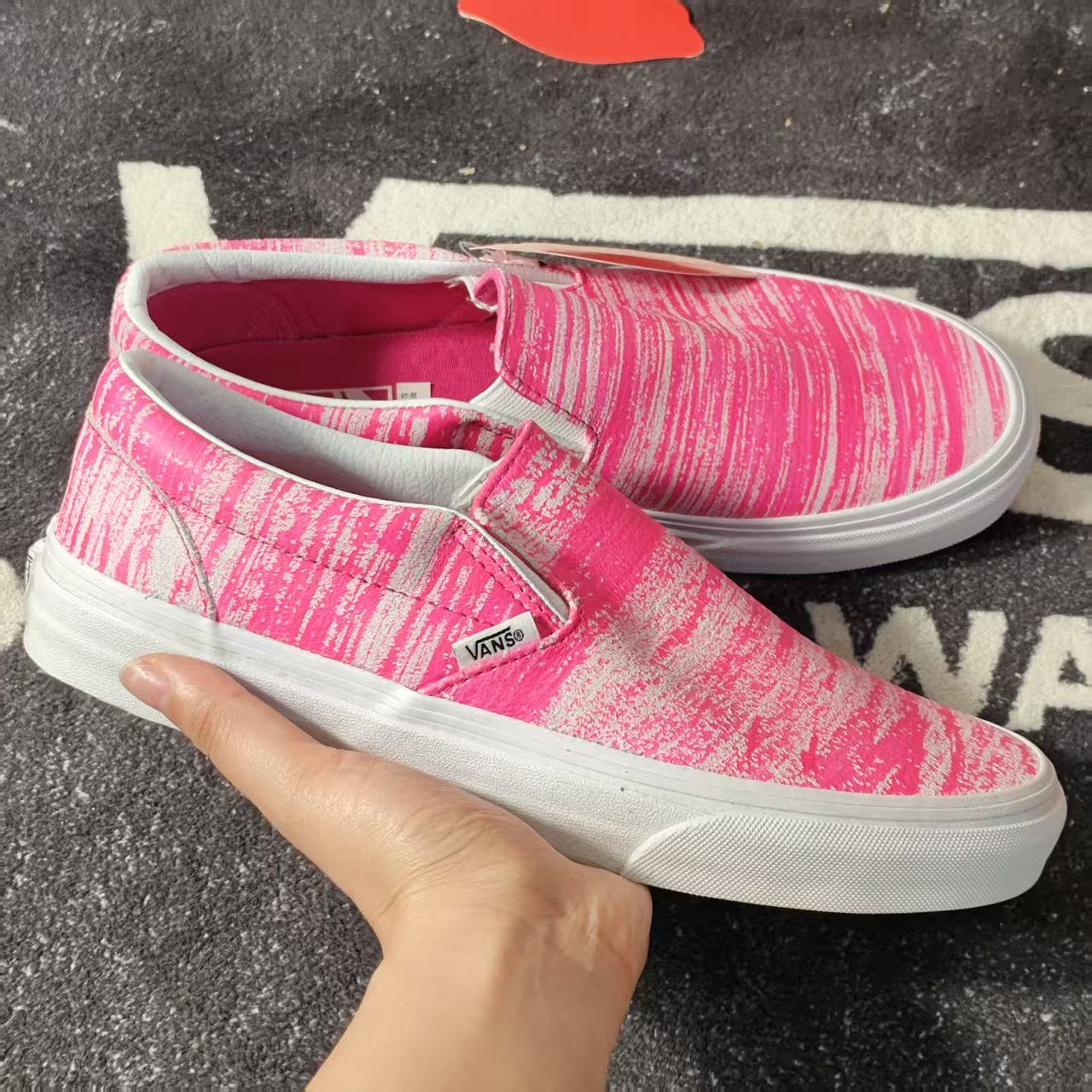 Vans Slip-On粉白渐变条纹一脚蹬懒人鞋低帮休闲板鞋VN0003DVHXX