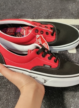 Vans Era黑红拼接骷髅边条低帮休闲板鞋 VN0A54F14G0
