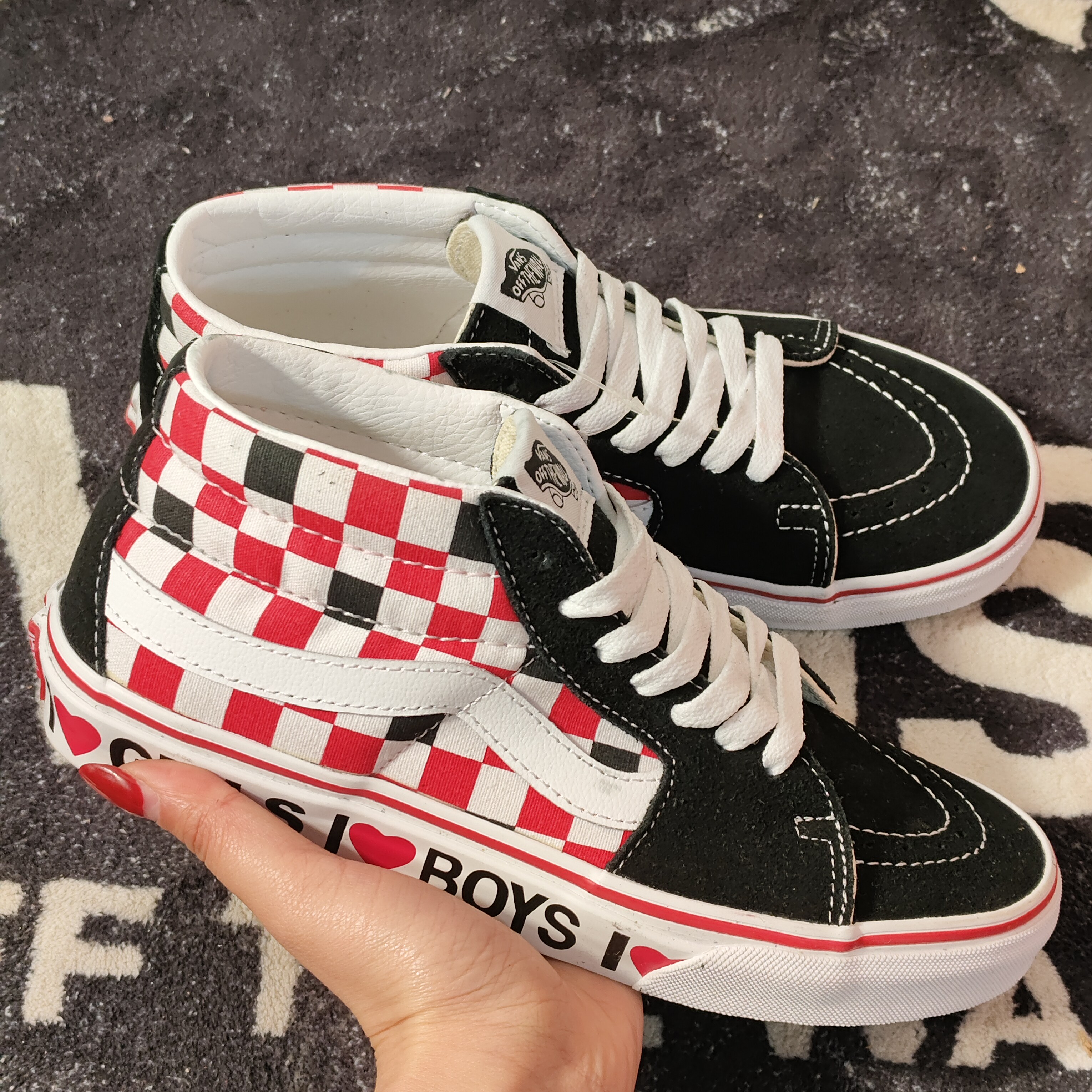 Vans Sk8-Mid 中帮黑白红棋盘格爱心休闲板鞋 VN0A3WM3WKU