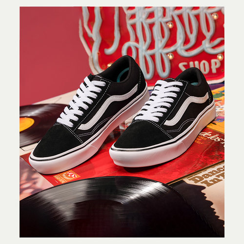 Sunny现货 VANS黑白超轻Comfycush Old Skool低帮板鞋VN0A3WMAVNE
