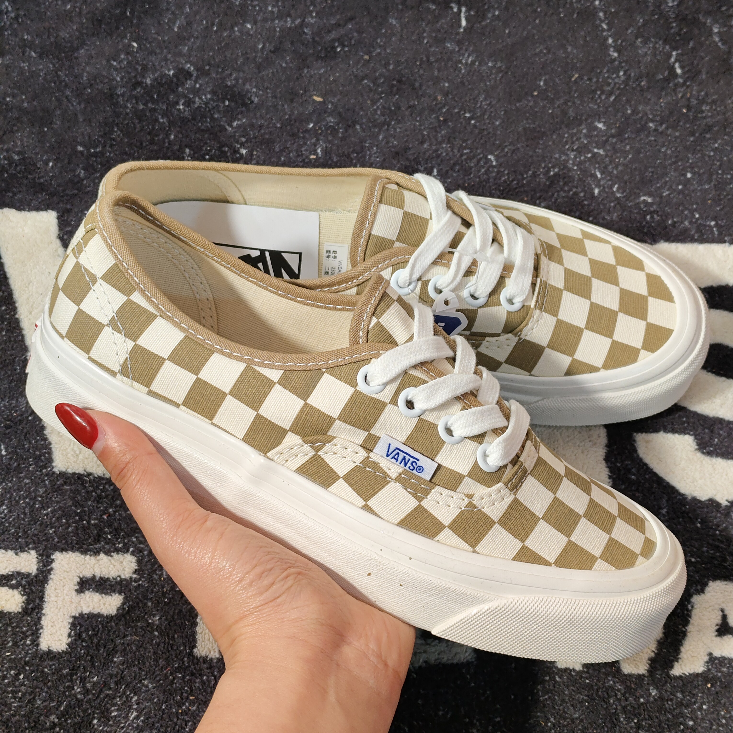 Vans Authentic 44 DX卡其白棋盘格低帮男女帆布鞋 VN0A5KX4SQ7