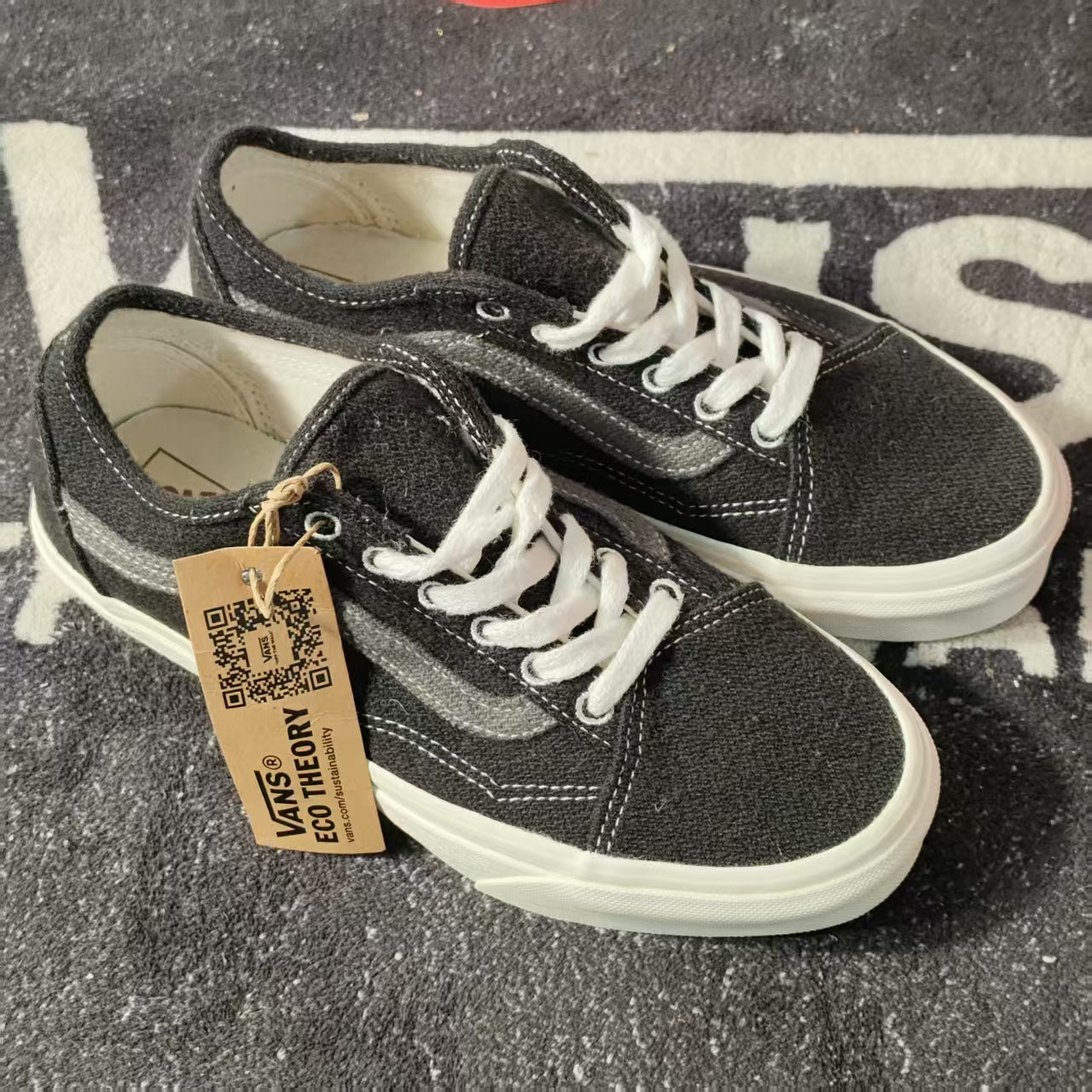 Vans Old Skool 炭灰毛毡低帮环保面料情侣板鞋VN0A54F4CHR