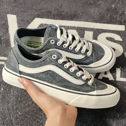 断码特价Vans Style136 VR3灰做旧印花低帮帆布鞋VN0A4BX9NVY