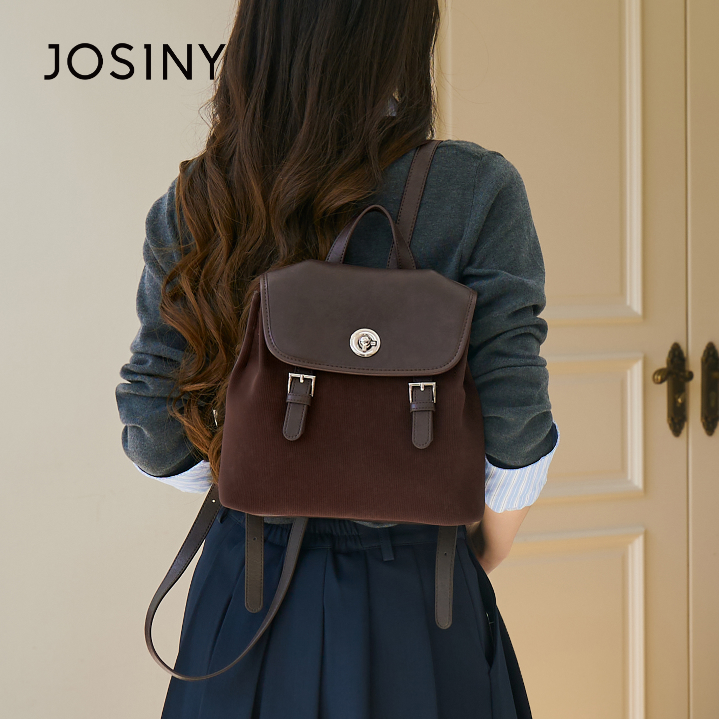 卓诗尼复古休闲双肩包女