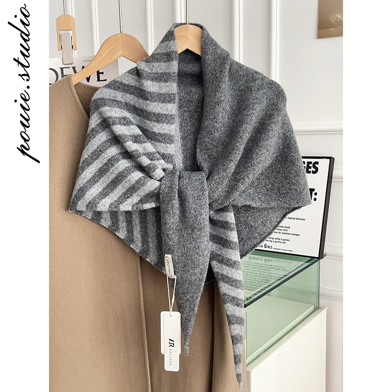 高级感拼色条纹三角围巾披肩外搭女春秋新款韩系气质百搭针织围脖