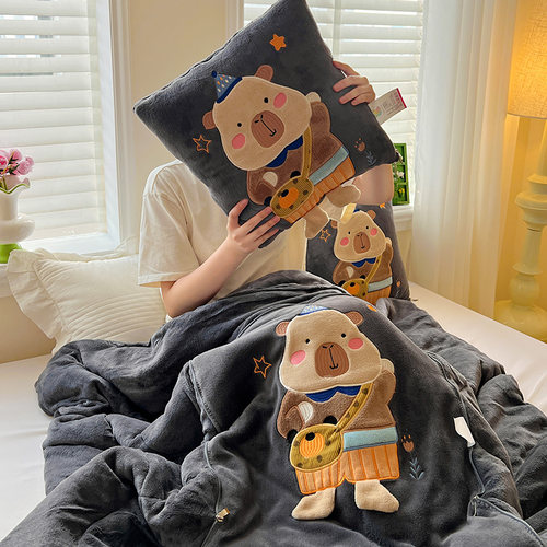 卡通牛奶绒抱枕被子两用加厚午睡枕头二合一汽车靠枕办公室折叠
