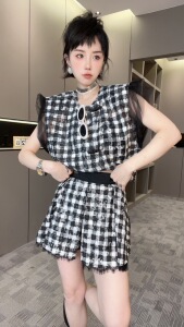格子套装两件套女2024夏季新款小飞袖圆领上衣高腰短裤欧洲站欧货