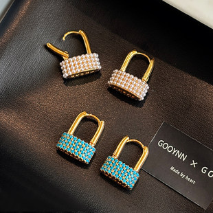 民族风绿松石小锁耳环女2026新款高级感珍珠耳扣独特复古耳钉耳饰