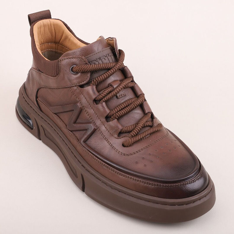 广州高端潮牌高帮鞋男真皮时尚休闲中帮板鞋轻软舒适百搭运动短靴