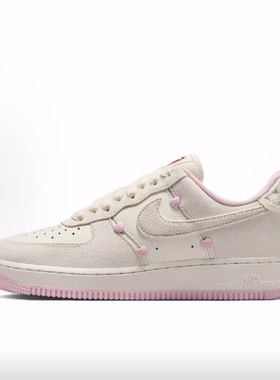 Nike Air Force 1 麂皮 Low “Valentine’s Day”低帮 板鞋 女款