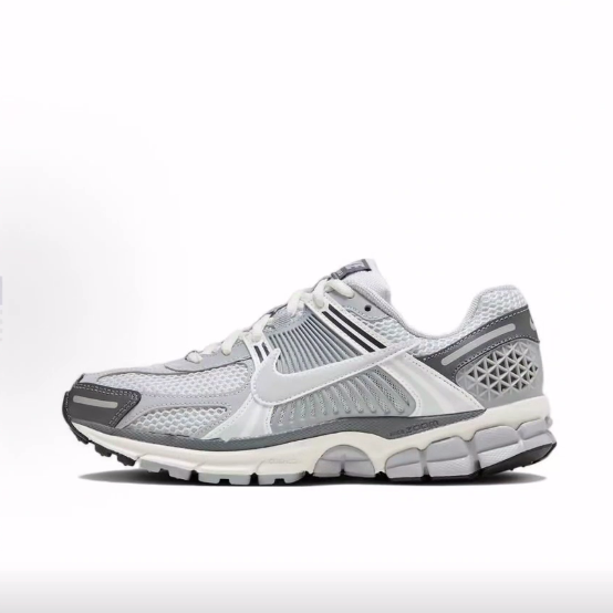 Nike Air Zoom Vomero 5 低帮 休闲训练城市通勤跑步鞋 女款