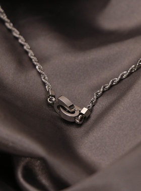 钛钢项链女小众设计感高级轻奢