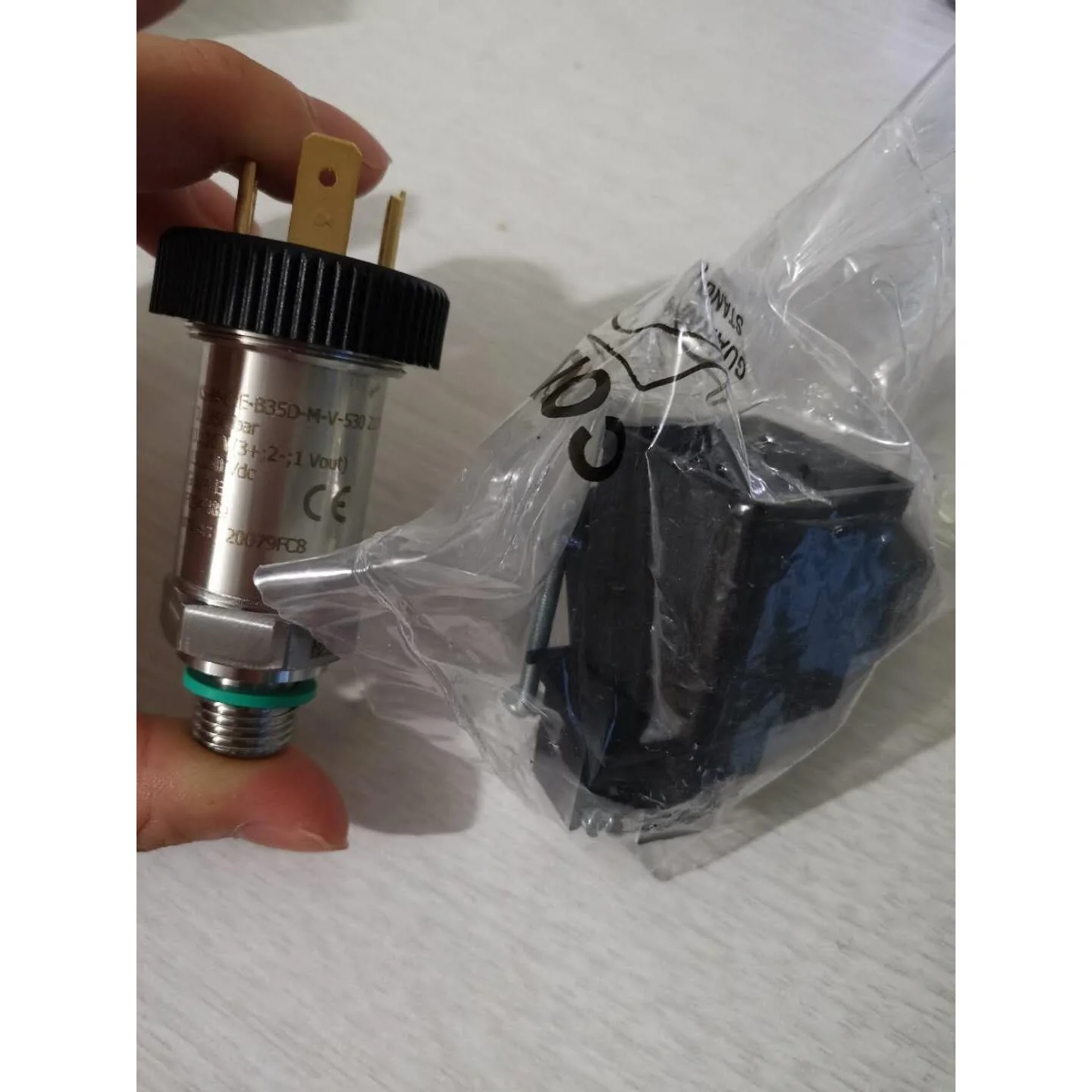 非实价议价议价原装销售传感器KS-E-E-Z-B25D-M-V-530非实价议价