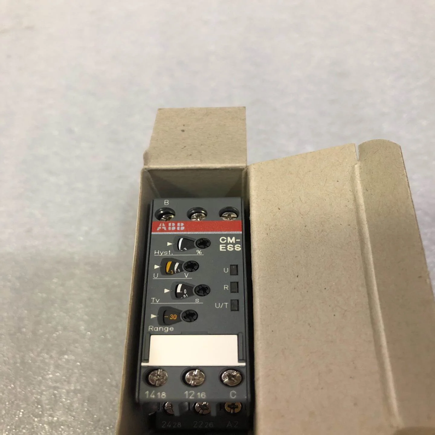 非实价议价议价【工控自动化】ABB安全继电器CM-ESS.2 货号1SVR43