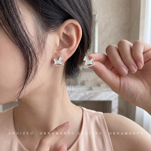新款迷你木马耳钉小众设计感女