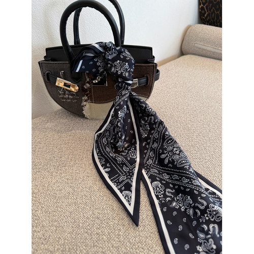 佩斯利丝巾木子理想大码春季新款围巾时尚胖mm小方巾