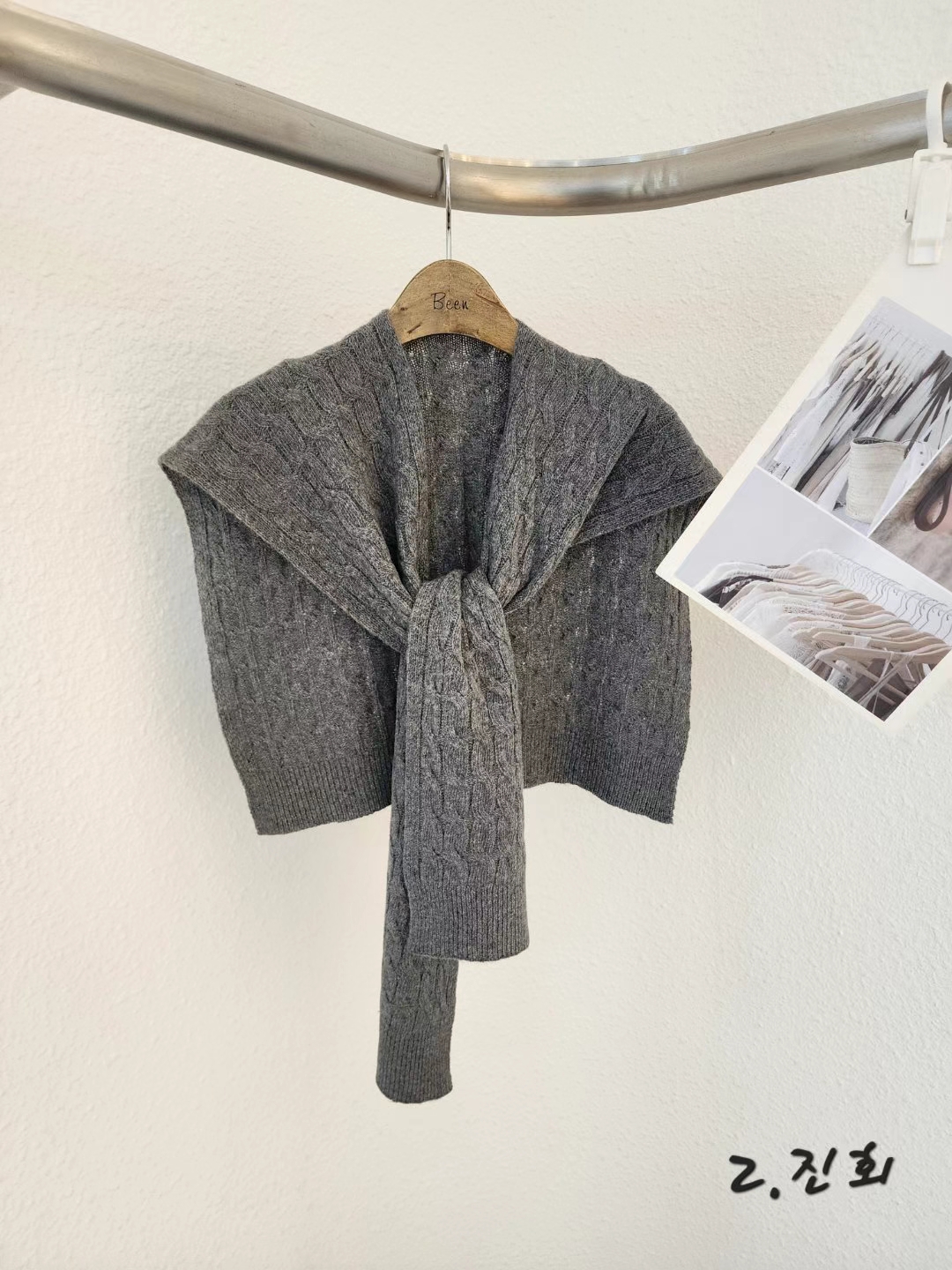 东大门韩代24秋季新款搭肩羊毛100％保暖假领镂空针织披肩围巾女