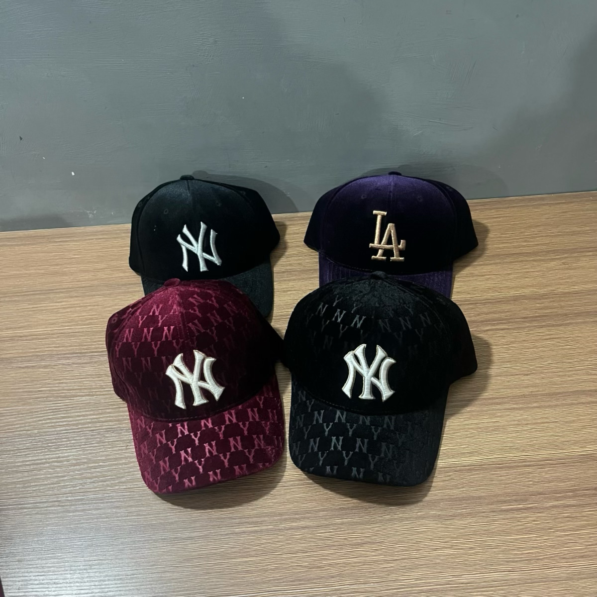 清仓韩国正品mlb帽子冬季保暖灯芯绒棒球帽男女同款鸭舌帽印花