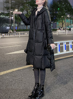 黑色亮面pu皮过膝韩版显瘦羽绒服