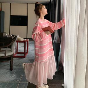 粉色条纹长袖卫衣连衣裙女2025春季新款设计感宽松鱼尾拼接长裙潮图片
