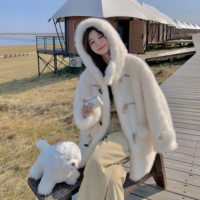 奶fufu米白色牛角扣连帽羊羔毛外套女冬学院风毛茸茸皮毛一体大衣，女装羊羔毛/颗粒绒，浙宝289