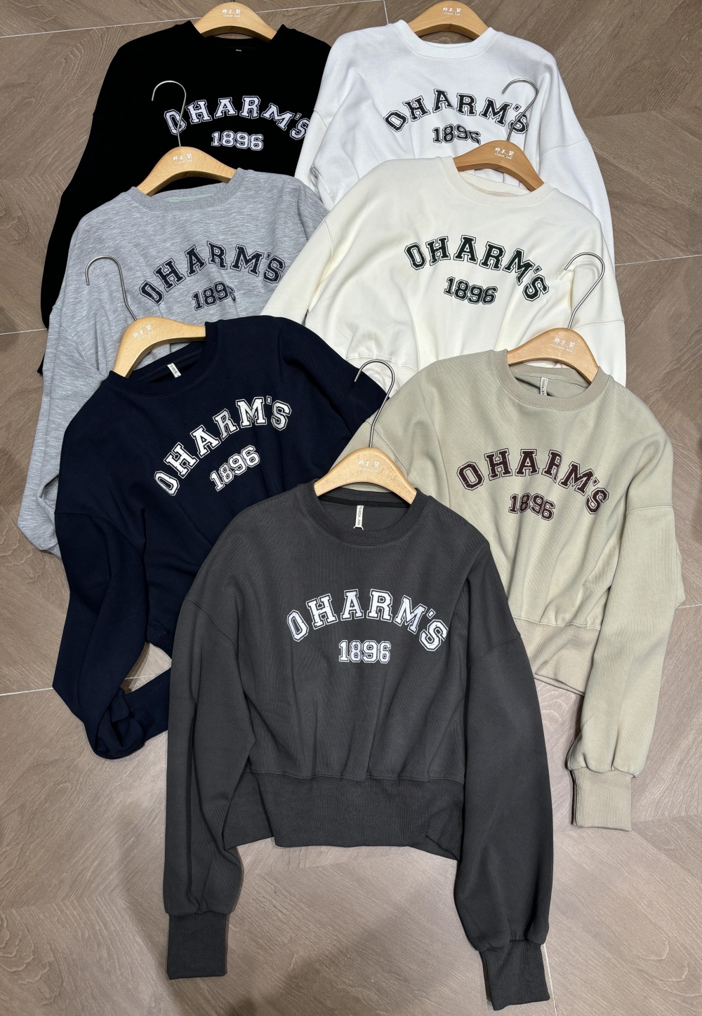 胖mm休闲慵懒风字母短款圆领卫衣