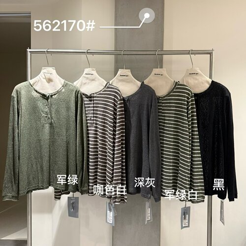 胖mm慵懒休闲风半扣圆领长袖T恤
