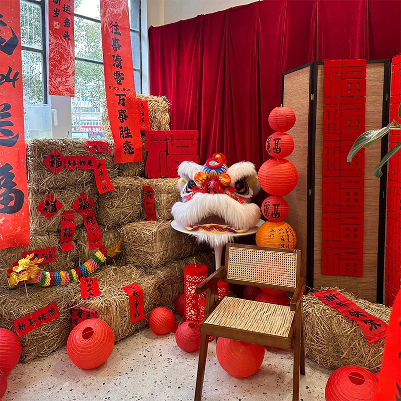 自拍馆新年场景新中式醒狮头装饰图片