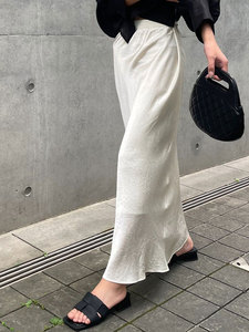 推荐！法式老钱风高级垂感白色半身裙女肌理缎面高腰包臀裙鱼尾裙