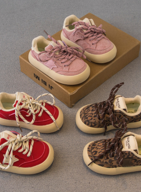 儿童板鞋低帮2026春秋新款男童鞋子女童运动鞋红色德训鞋单鞋大童