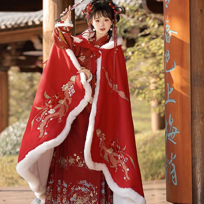 原创斗篷2025新款重工刺绣毛斗篷