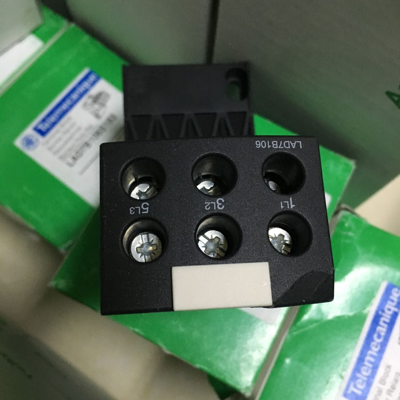 施耐德LAD 热过载继电器独立安装底座模块 LAD7B106C座子