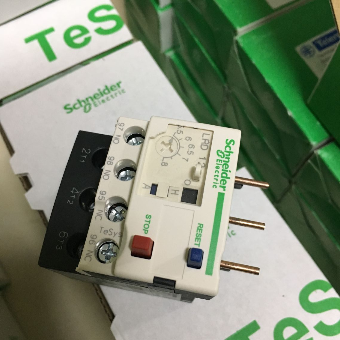 施耐德热过载继电器 LRD12C 电流5.5-8A 可调热继电器6KV