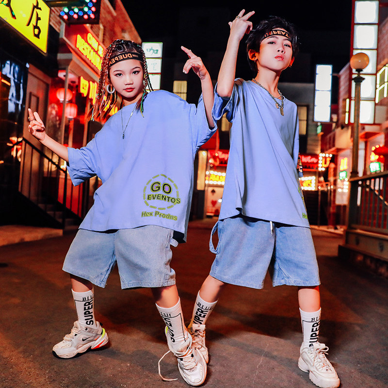 现货嘻哈童装男童街舞套装夏T恤牛仔裤hiphop女童爵士舞演出服儿