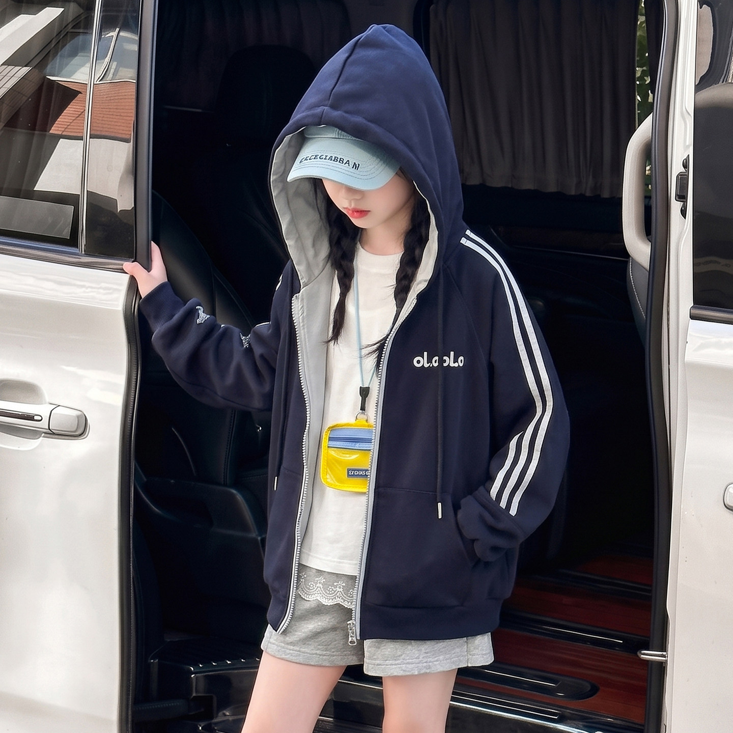 女大童装秋季连帽双面穿卫衣外套2026新款儿童秋装洋气时髦开衫潮