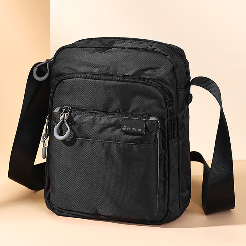 女士休闲斜挎包冬季轻便单肩包女牛津布包女帆布包多口袋户外女包