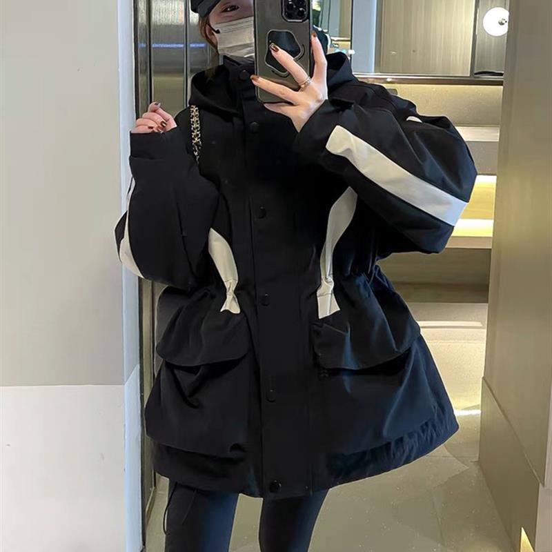 拼色冲锋衣羽绒服女冬季加厚小个子收腰中长款白鸭绒时尚派克服
