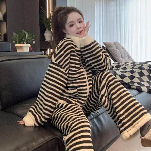 加绒加厚慵懒风条纹家居服套装女秋冬新款珊瑚绒保暖睡衣可外穿