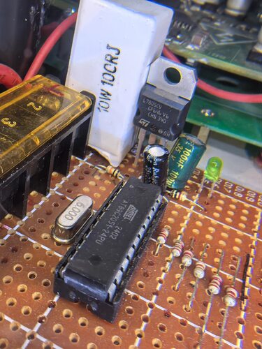 AT89C2051-24PU   全新原装  单片机 MCU DIP-20 IC