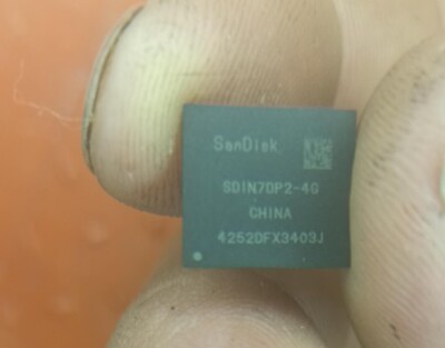闪迪存储芯片全新直拍