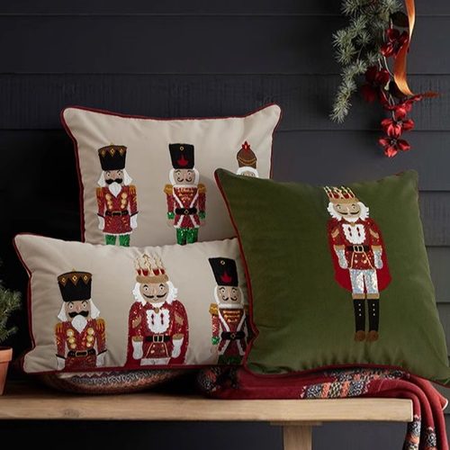 temu跨境热销圣诞抱枕枕套客厅沙发靠枕英伦胡桃木夹子靠垫套